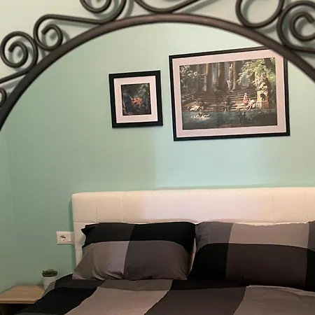 Alma Rose Apartments3 * 科尔察
