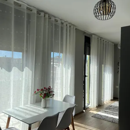 Alma Rose Apartments3 Apartament Korcza